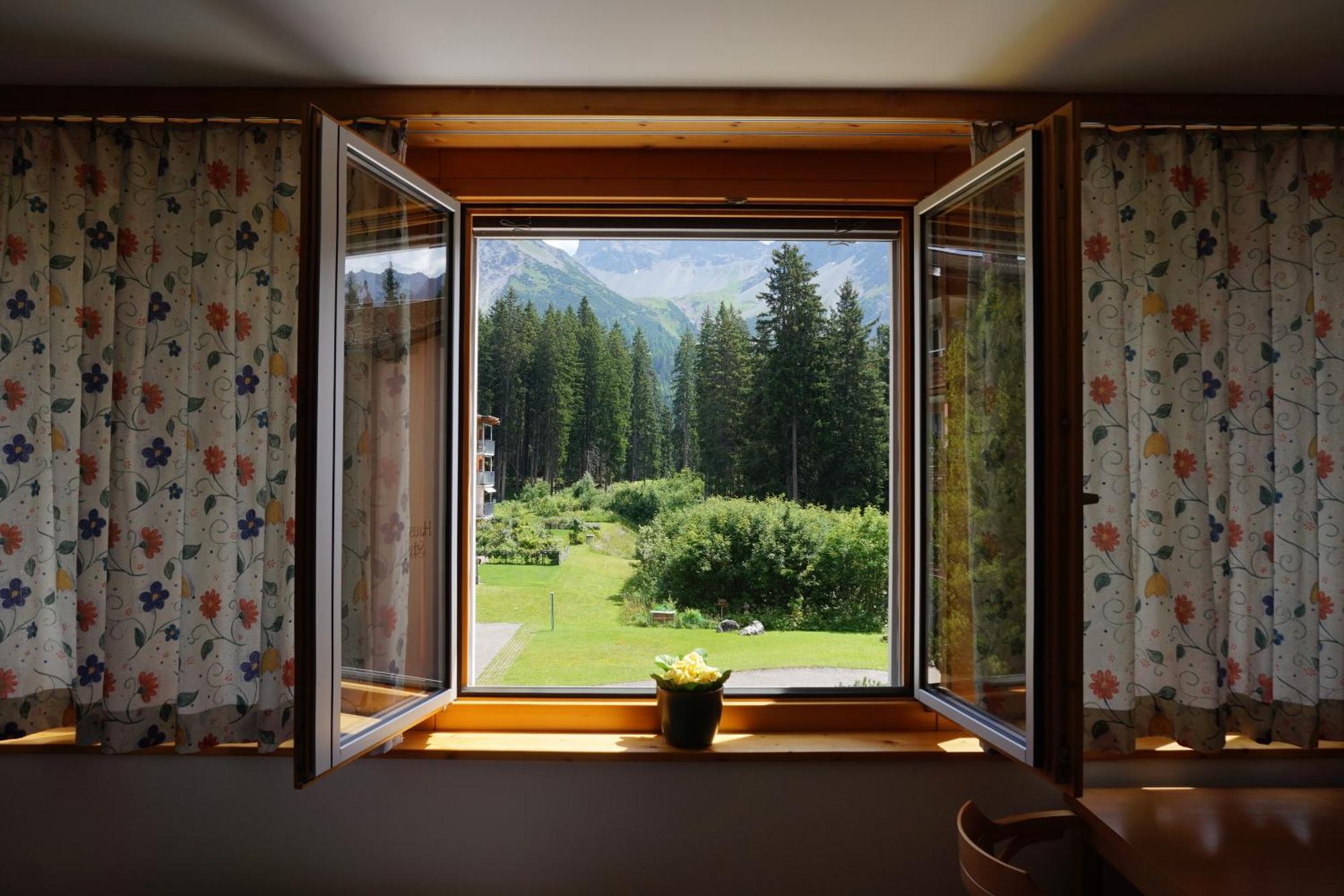 The Window To The Mountains Apartment